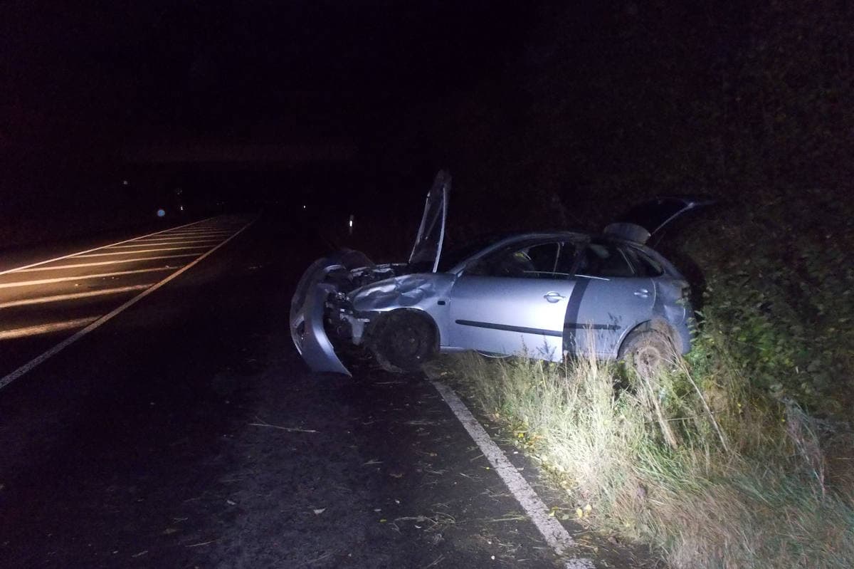 Rommerskirchen – Fahrer weicht umherfliegendem Zelt aus – Auto überschlägt sich