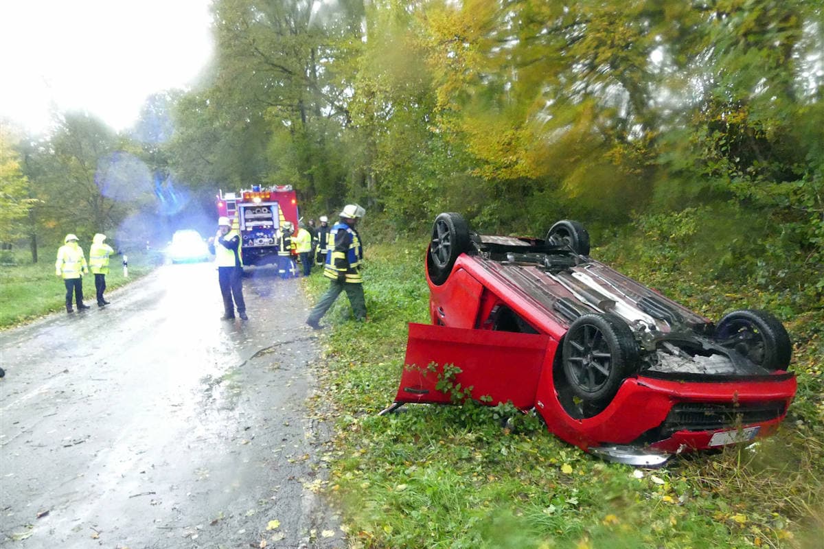 Nümbrecht – Auto von umstürzenden Baum getroffen – Fahrerin schwerverletzt