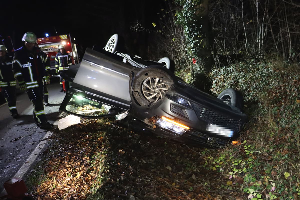 Nieheim NW – Fahrer (83) überschlägt sich und wird schwer verletzt