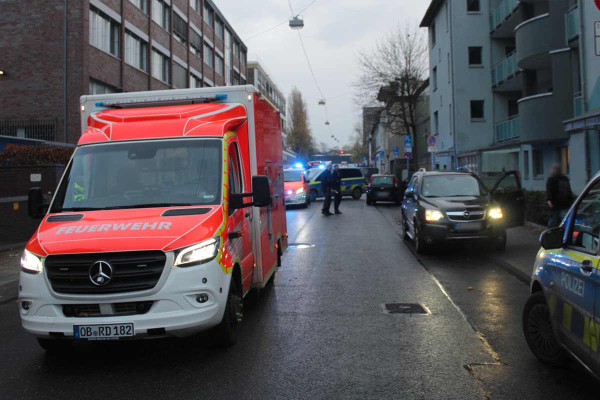 Oberhausen NW – Mutter vor KiTa von Auto erfasst und schwer verletzt