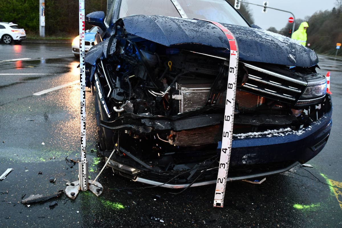 Bochum – SUV-Fahrer steigt aus und rennt davon