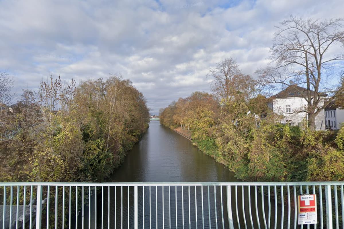 Mülheim an der Ruhr NW – Person verstirbt nach Rettung aus Ruhr