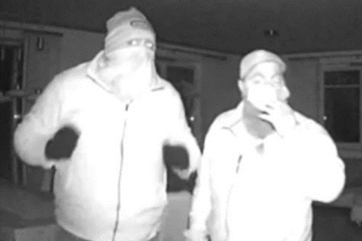 Sottrum NI - Fahndung nach zwei Einbrechern 