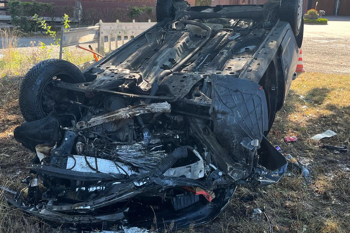 Senden NW – Auto überschlägt sich und gerät nach Unfall in Brand