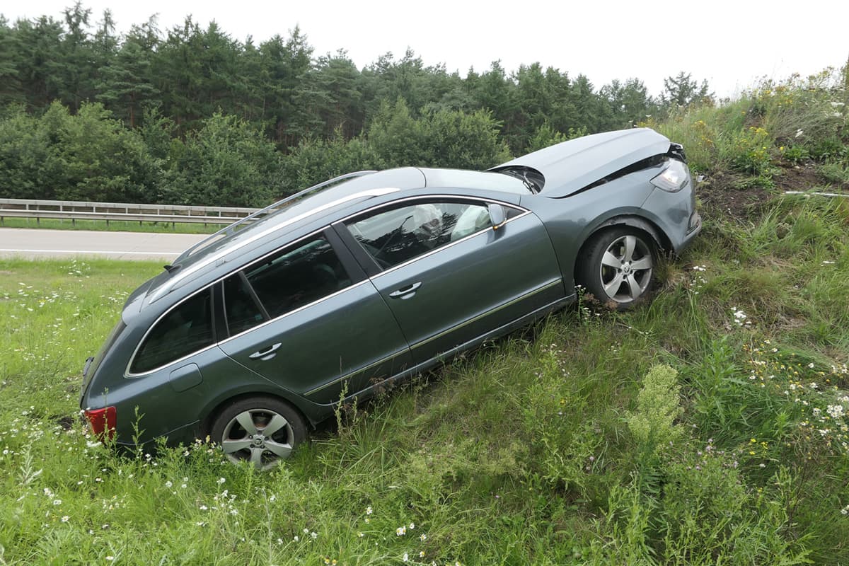 A1 Großenkneten NI – Unfall wegen Sekundenschlaf