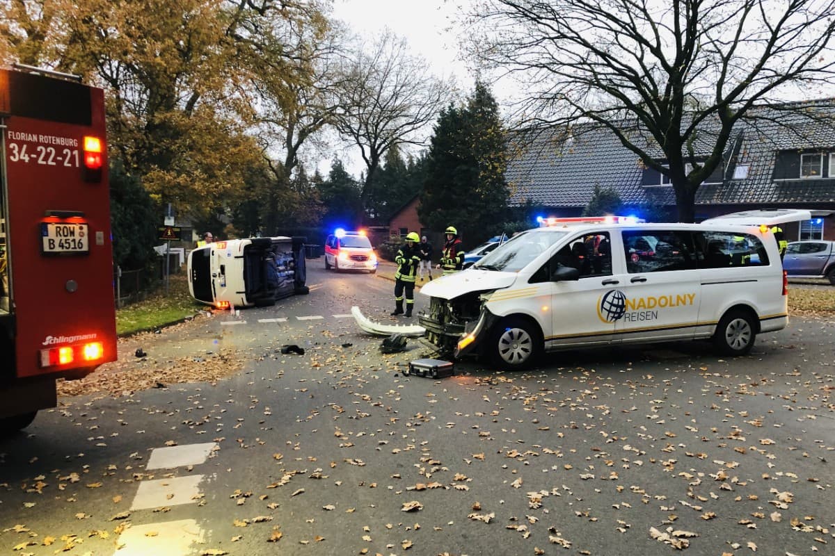 Bothel -  Schultaxi verunglückt auf dem Weg mit 5 Kindern