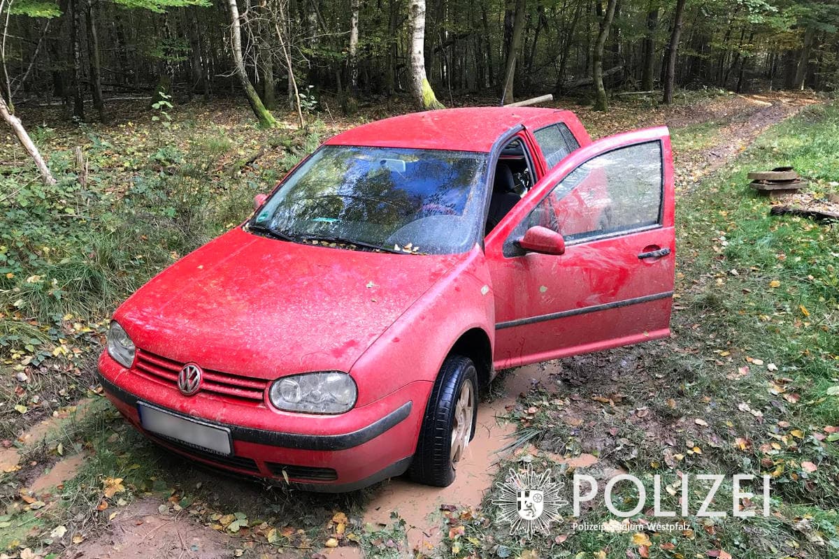 Otterberg (Kreis Kaiserslautern) – Im Wald festgefahren